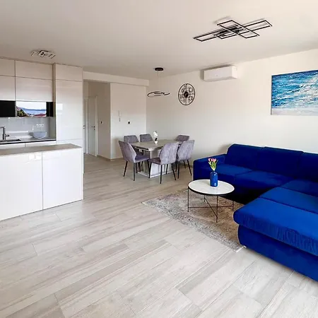 2 Bedroom Cozy In Apartmán Šibenik
